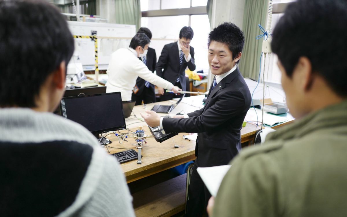 機械工学科5年生の卒業研究完成報告会が行われました。