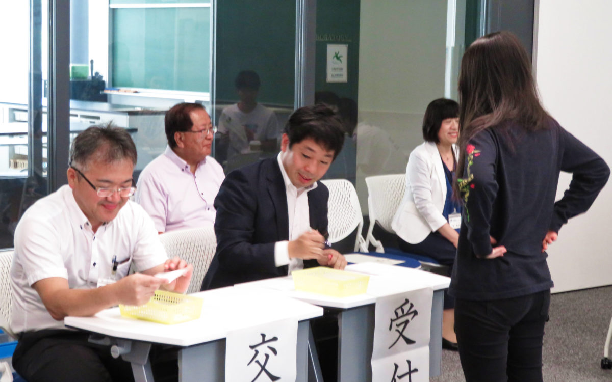 選挙に関する講話が実施されました。