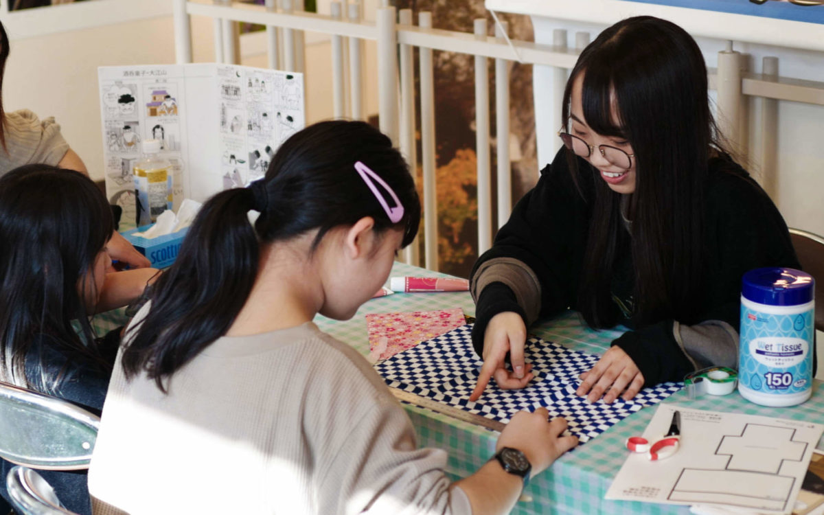 人形作り体験が開催されました。